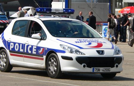 Двох людей поранено під час стрілянини в Парижі