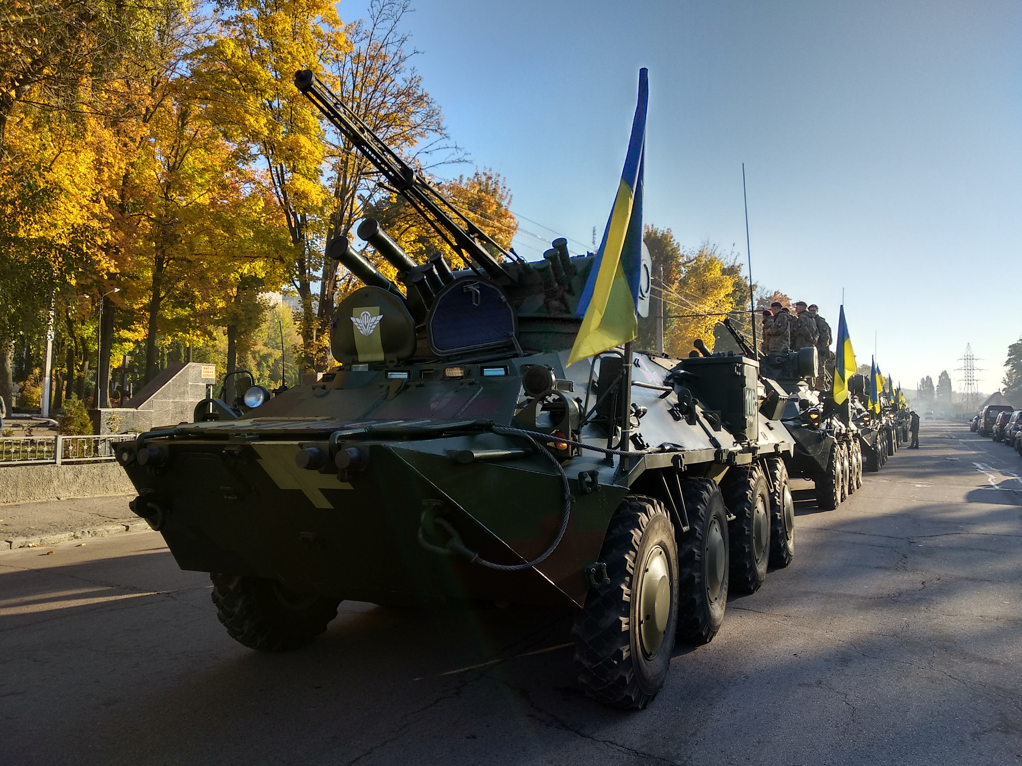 У Житомирі до Дня Захисника України колона військової техніки проїхала центром міста (ФОТО)