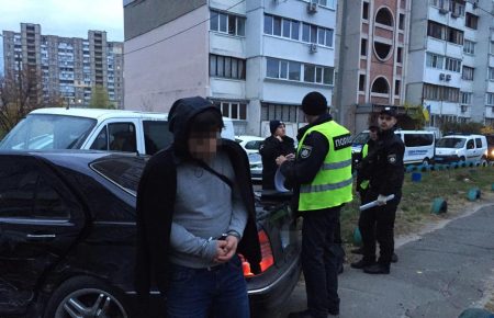 У Києві іноземці протаранили 10 автомобілів, втікаючи від поліцейських