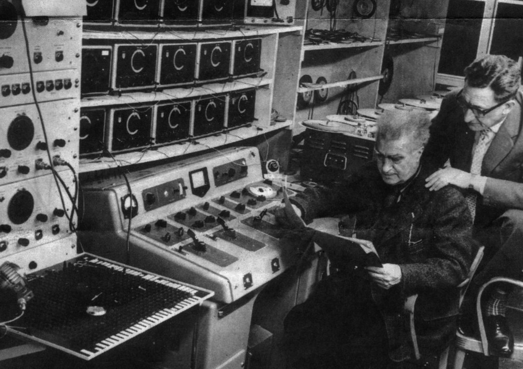 Едгар Варез: електронна музика на традиційних  інструментах