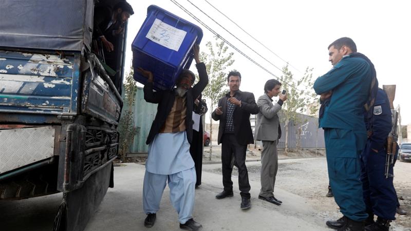 В Афганістані пройшли парламентські вибори: вибухи, вбиті поліцейські, десятки поранених та терорист-смертник
