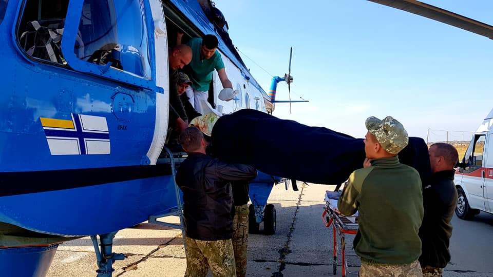 До Одеського військового шпиталю евакуювали бійця. Він у комі — волонтер