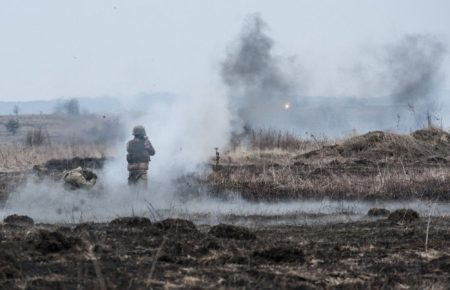 Доба на Донбасі: бойовики обстріляли село Водяне мінами 120 калібру