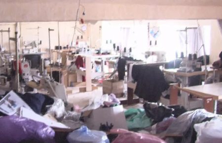 До Одеси незаконно привозили іноземців для роботи у підпільному цеху з пошиття одягу — поліція