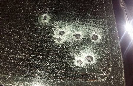 Стрілянина у Херсоні: попередньо, нападники відкрили чергу з автомата — поліція
