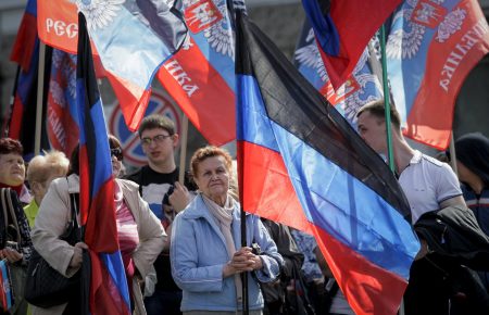Главный лозунг на «выборах» в оккупированном Луганске — «интеграция в РФ» — правозащитница