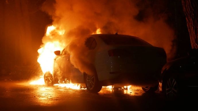 Загоряння авто з дипномерами в Києві: поліція не знає, чи належить машина російському посольству