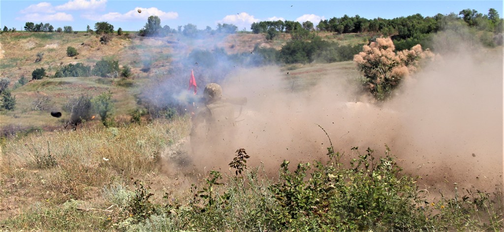 Доба на Донбасі: бойовики сім разів відкривали вогонь