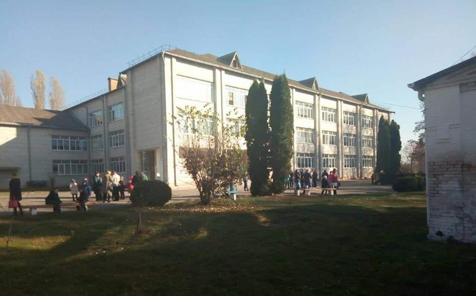 Підліток на Київщині розпилив перцевий газ у школі: 9 дітей у лікарні