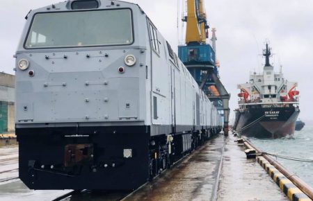Ще 5 локомотивів General Electric прибули в Україну