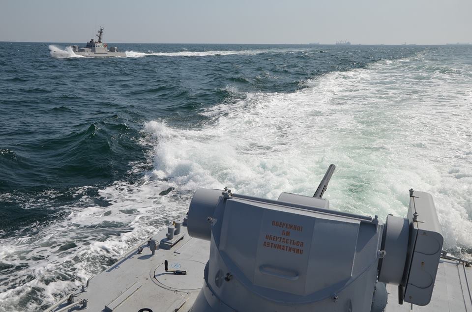 В Азовському морі поранено двоє українських військових — ВМС