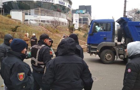 Скандал в Одесі: активісти заявляють, що поліція спекулює на воєнному стані, правоохоронці заперечують