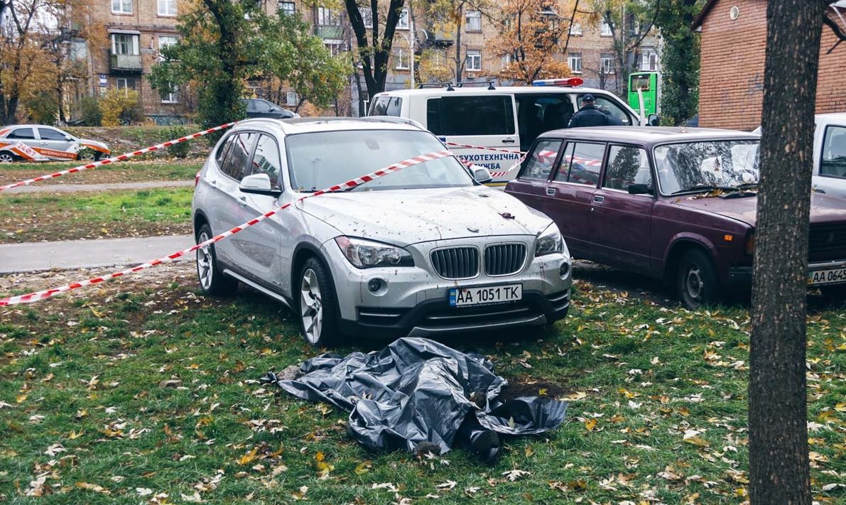 У Києві чоловік підірвався на гранаті (ВІДЕО, ОНОВЛЕНО)