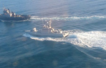 Кораблі РФ провокували судна ВМС на відкриття вогню — постпред Порошенка в Криму