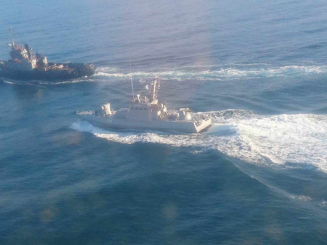 Кораблі РФ провокували судна ВМС на відкриття вогню — постпред Порошенка в Криму