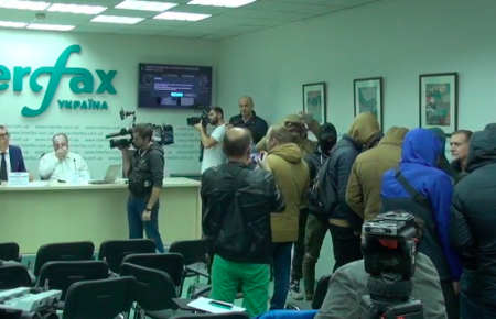 Невідомі увірвалися до приміщення інформагентства «Інтерфакс» у Києві