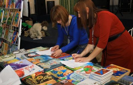 Фестиваль літератури Кальміюс: українські письменники приїдуть на Донбас
