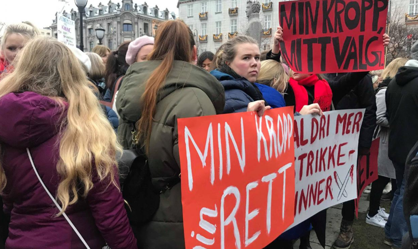 Тисячі людей у Норвегії протестували проти змін законодавства, які пропонують обмежити право на аборт