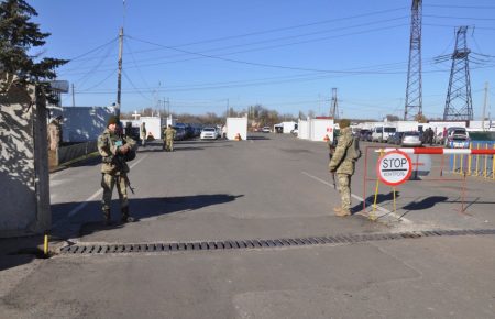 Бойовики обстріляли гумкоридор поблизу КПВВ «Мар'їнка»