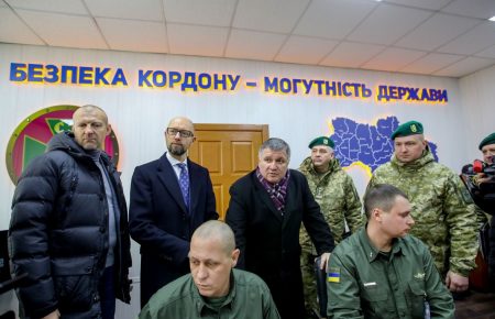 Візит Яценюка на кордон можна розглядати як приховану політичну рекламу —  КВУ