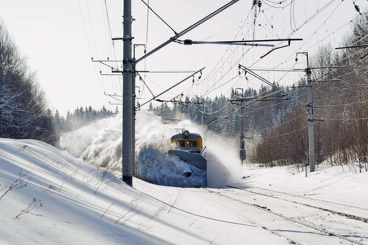 Укрзалізниця має намір призначити щонайменше 30 додаткових поїздів на зимові свята
