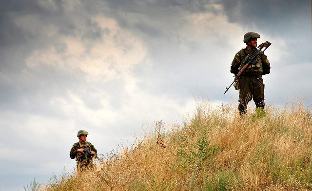 Доба у зоні бойових дій на Донбасі: 6 обстрілів, поранено військового