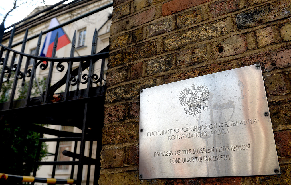 Російський посол заявив, що Британія та РФ домовилися про поступове повернення дипломатів