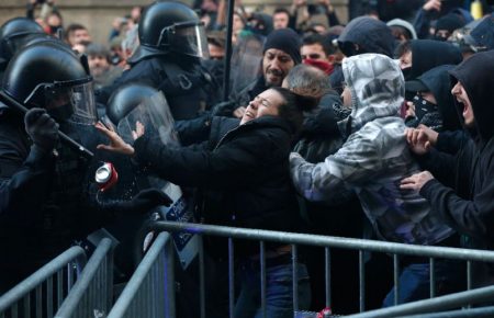 Сутички між прихильниками незалежності Каталонії та поліцією у Барселоні: постраждали 62 людини