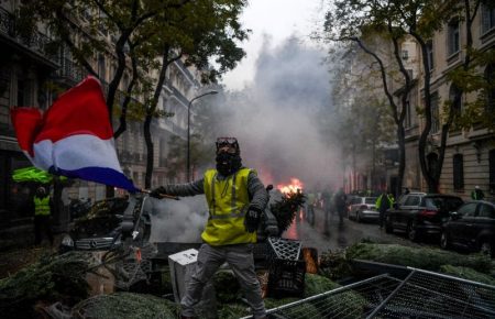 У «паливних протестах» у Франції взяли участь 75 000 демонстрантів