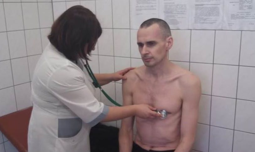 Сенцову стає краще після припинення голодування — російський режисер