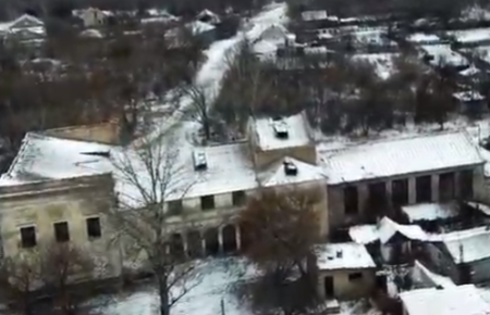Занедбані будівлі, терикони та прапор «ЛНР»: в мережі з'явилося відео окупованої Сокологорівки