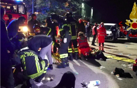П'ятеро підлітків та жінка загинули внаслідок штовханини в нічному клубі Італії