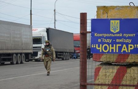 На час воєнного стану іноземних журналістів пускатимуть до окупованого Криму лише з дозволами