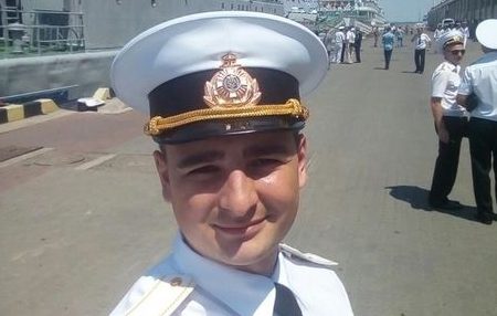 «Поранена рука не відновлюється» — адвокат відвідав пораненого українського моряка Сороку