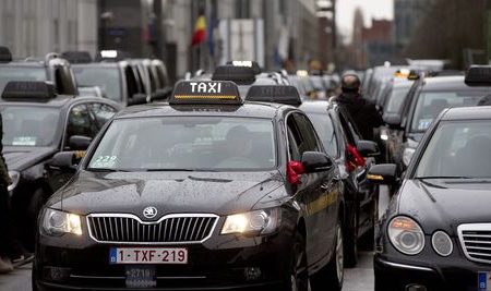 У Брюсселі суд визнав незаконним сервіс таксі Uber