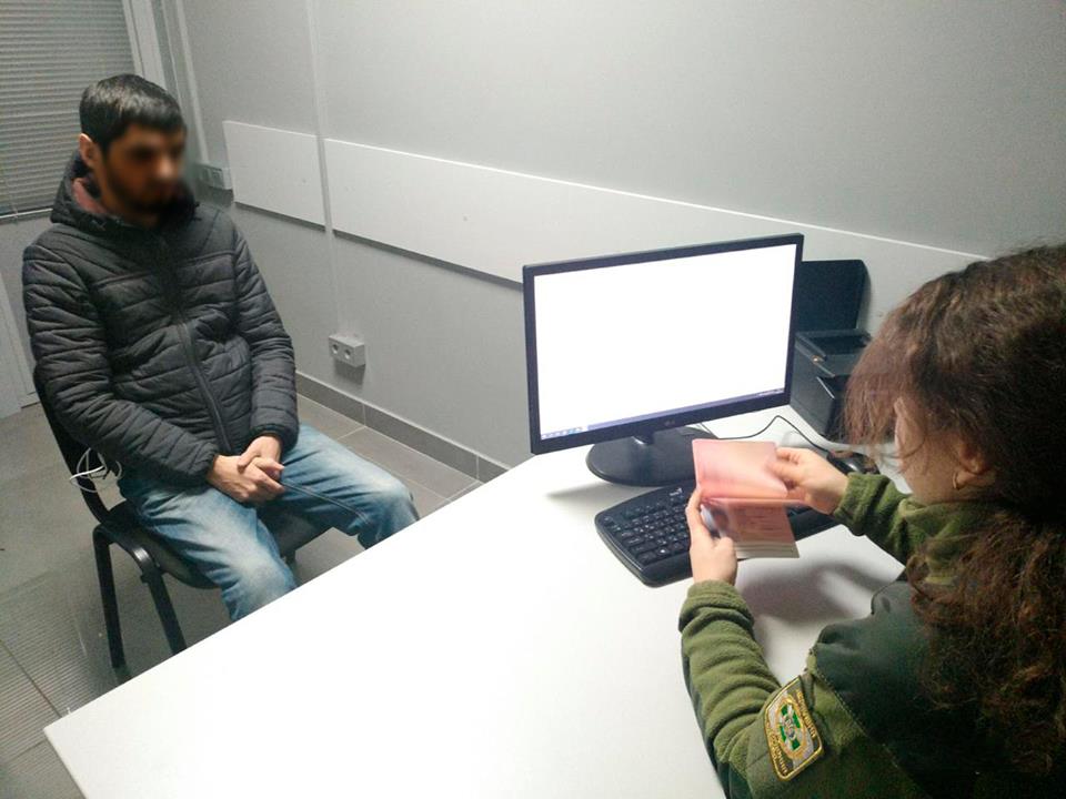 В аеропорту Одеси виявили росіянина, що намагався потрапити в Україну за підробленим паспортом