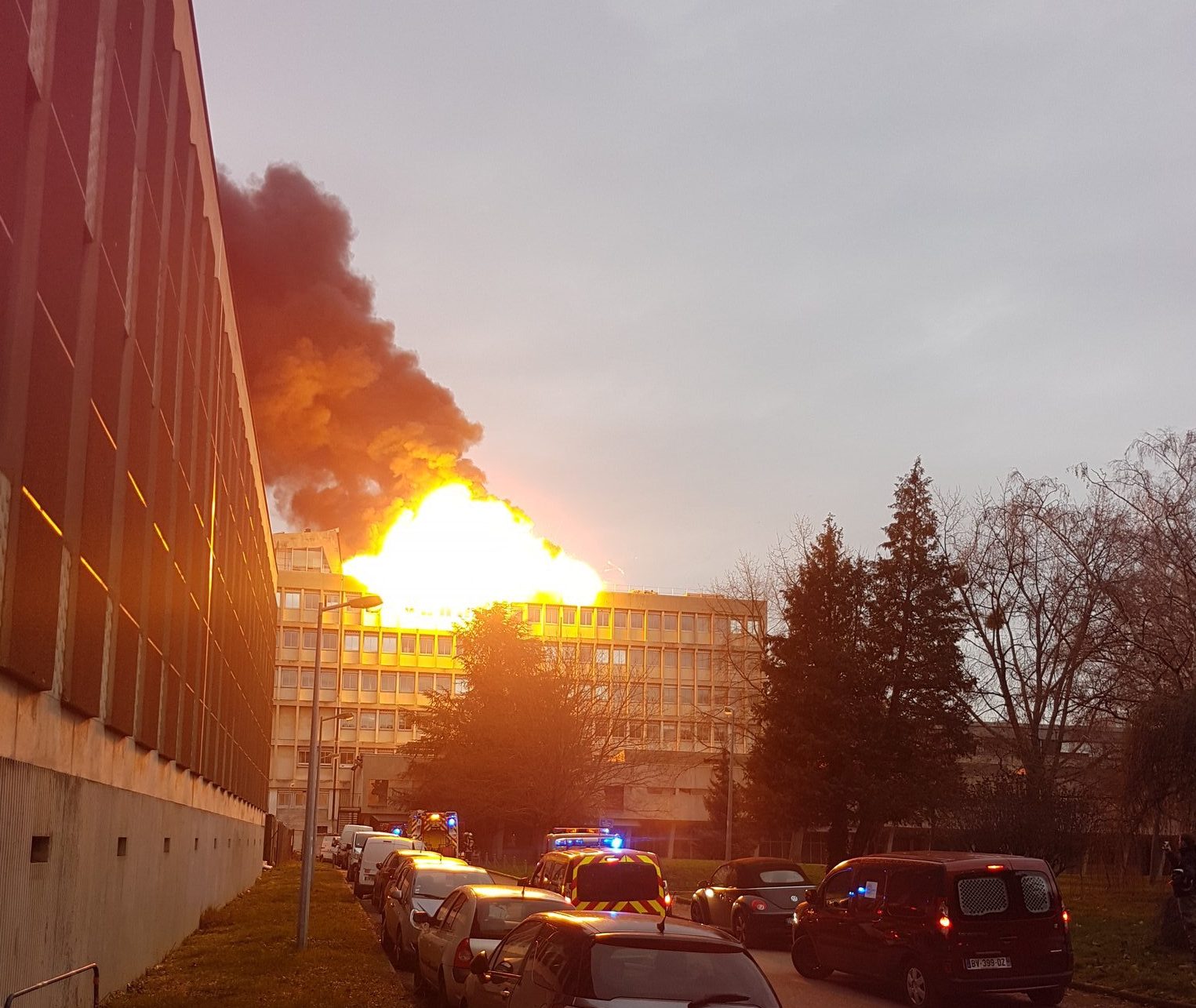 У Франції в університеті сталася серія вибухів: відомо про одного постраждалого