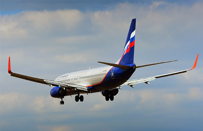 Пасажира, який вимагав направити літак «Сургут-Москва» до Афганістану, затримали