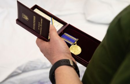 Порошенко нагородив поранених військових 72-ї ОМБр