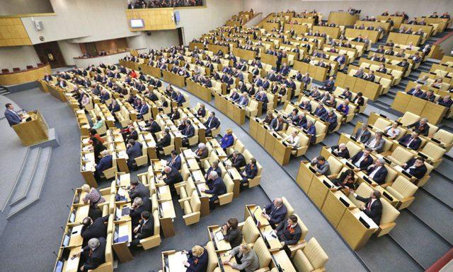 У Росії ухвалили в першому читанні законопроекти про відповідальність за критику влади