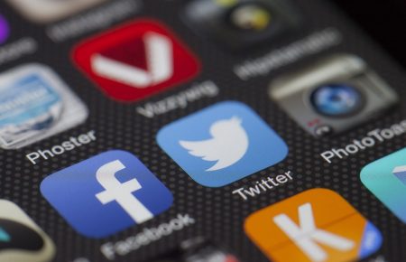 У Росії порушили справу проти Twitter і Facebook