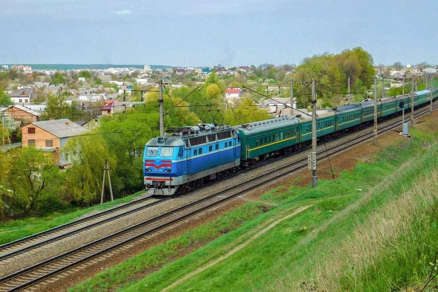 Укрзалізниця скорочує періодичність курсування поїздів до Росії
