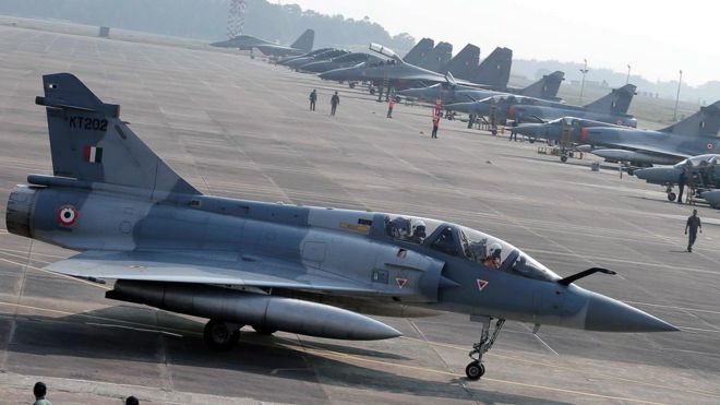 Пакистан заявив про збиття двох військових літаків Індії