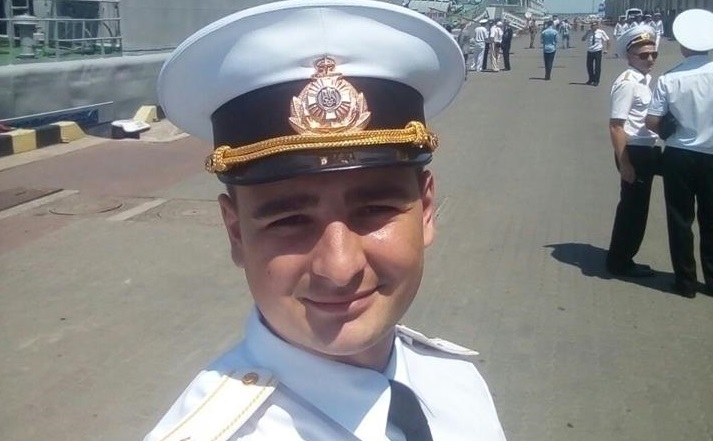 Пораненого українського моряка Сороку турбують регулярні болі у руці — адвокат