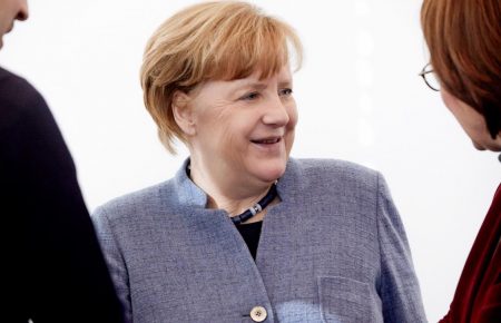 Меркель опублікувала відео про те, чому закриває сторінку у Facebook