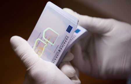 Українці зможуть подорожувати до Грузії за ID-картками вже з 1 березня