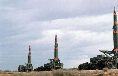 Росія призупиняє участь у договорі про ліквідацію ракет — Путін