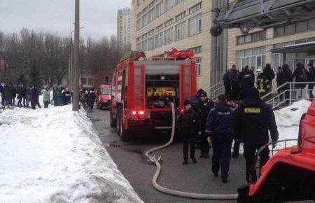 Пожежа в авіаційному університеті в Києві: 5 людей евакуювали