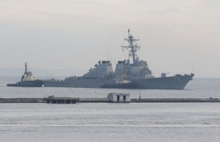 Американський ракетний есмінець зайшов у порт Одеси