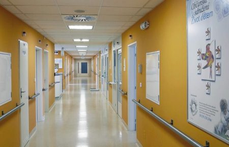 У Празі пацієнт відкрив вогонь у лікарні: двоє людей дістали поранення